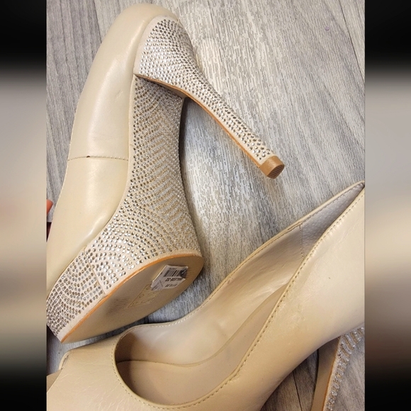 Aldo Brand Heels - Picture 4 of 4